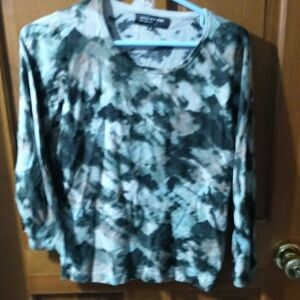 Abstract Patterned Long Sleeve Top